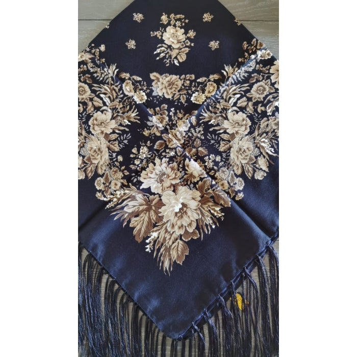 Batic traditional bleumarin cu flori bej si franjuri