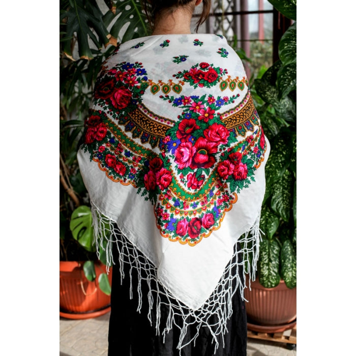 Batic traditional ciucuri alb