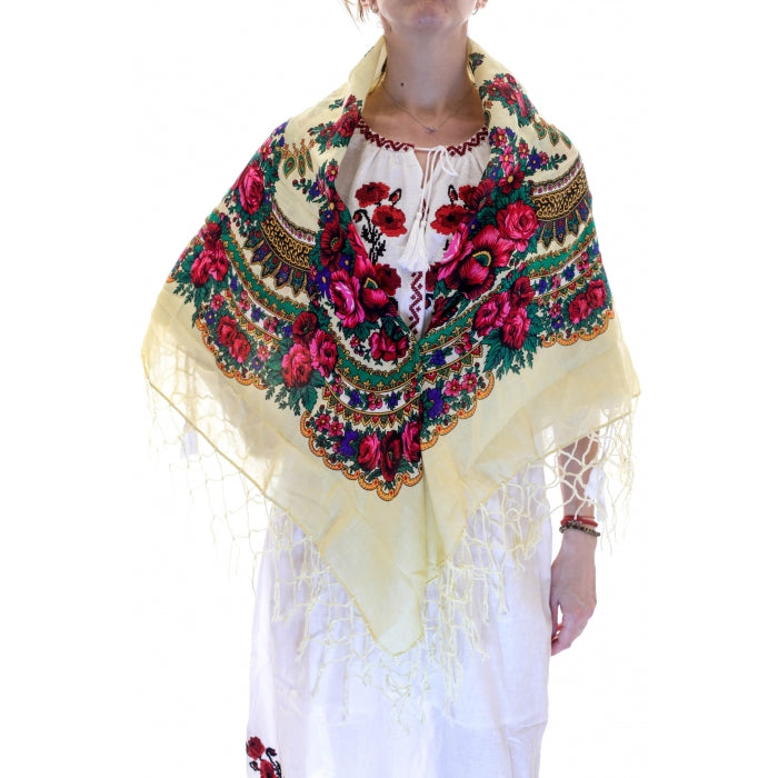 Batic traditional ciucuri bej