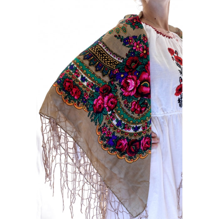 Batic traditional ciucuri camel