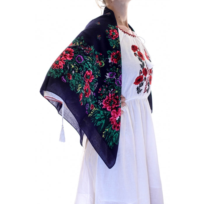 Batic traditional inflorat bleumarin