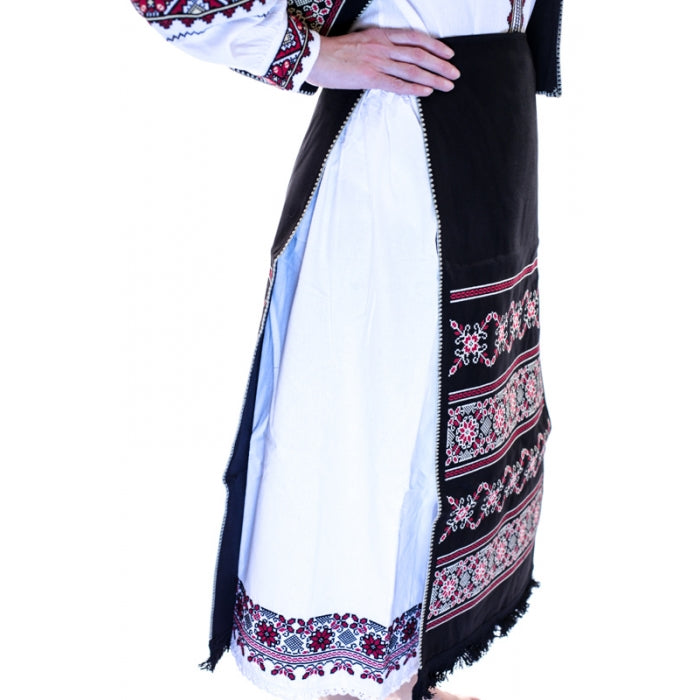 Costum traditional set cu motive geometrice2