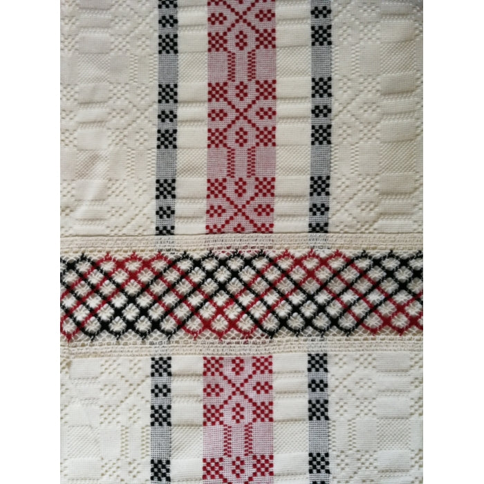 Fata de masa traditionala