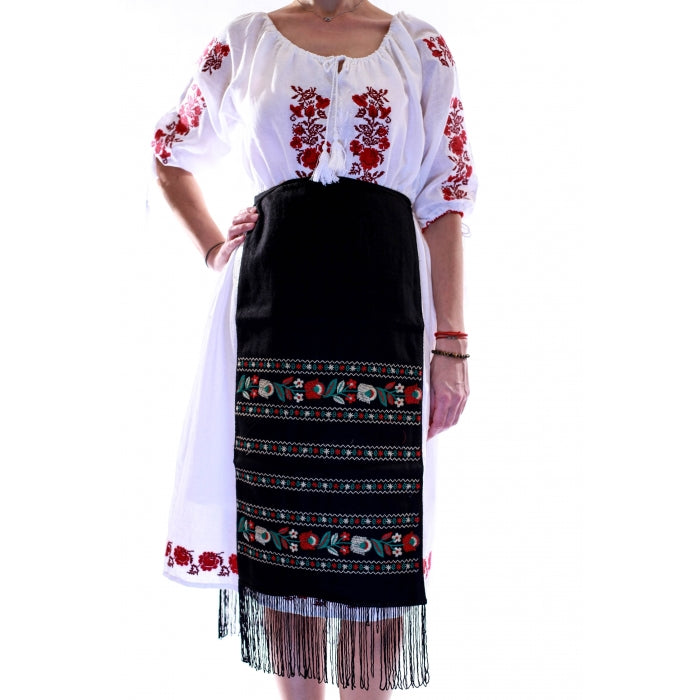 Fota brodata cu model traditional Dobrita2
