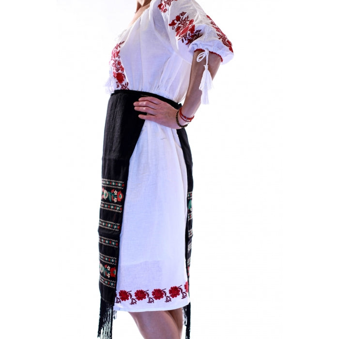 Fota brodata cu model traditional Dobrita2