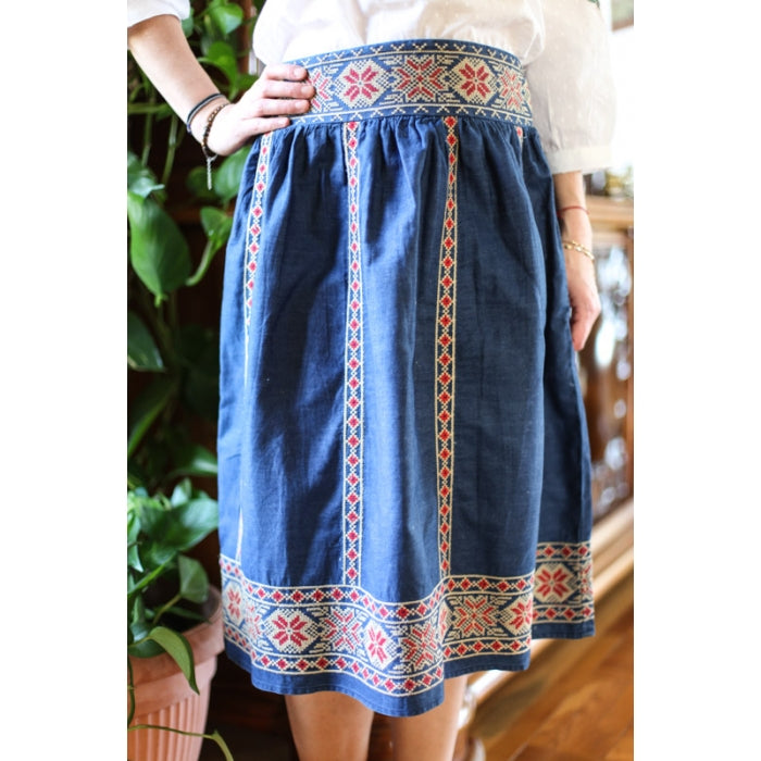 Fusta Jeans cu motive traditionale romanesti3