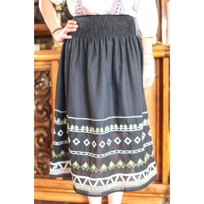 Fusta neagra cu motive traditionale Florentina2