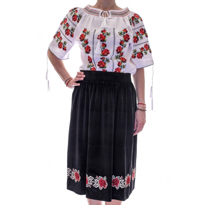 Fusta traditionala din catifea24