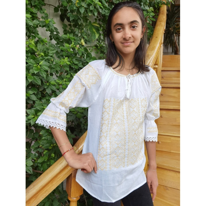 Ie Tradițională Albă din Bumbac cu Broderie Geometrică/Bej– Mâneci Trei Sferturi