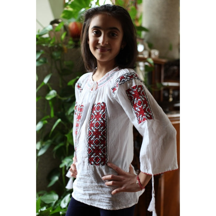 Ie Traditionala fetite ioana10
