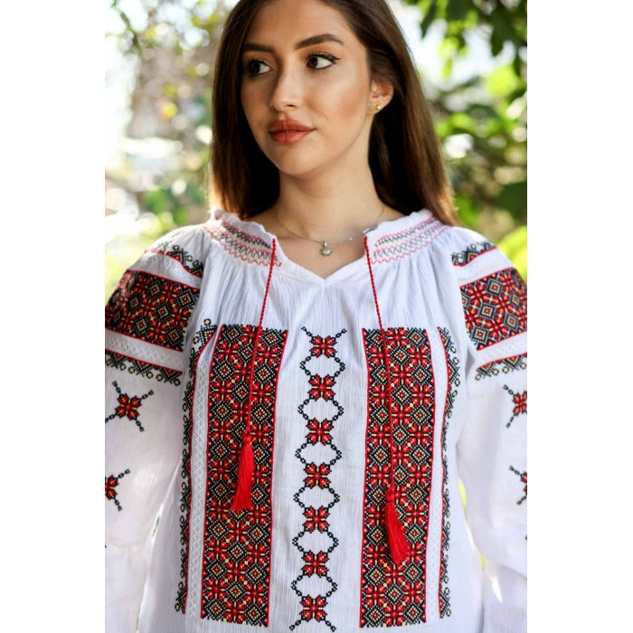 Ie traditionala romaneasca maneca lunga115