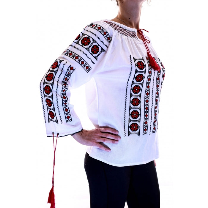 Ie Traditionala Romaneasca7