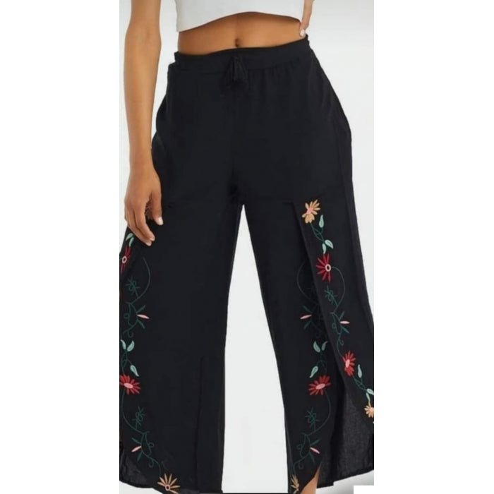 Pantaloni brodati de vara