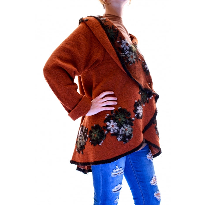 Poncho din lana cu maneci4