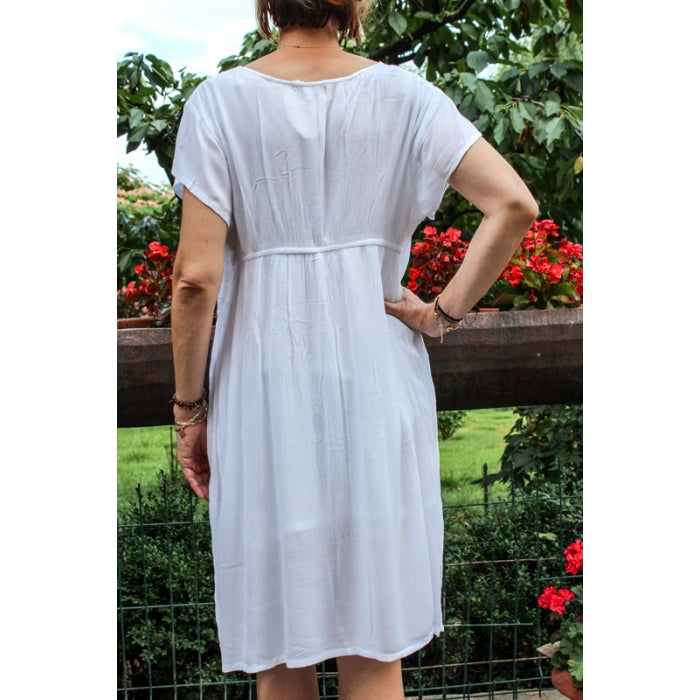 Rochie brodata alba din vascoza Aida