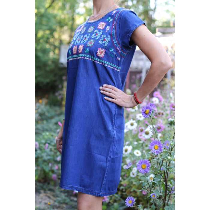 Rochie brodata din denim Elena4