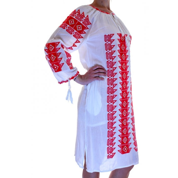 Rochie brodata dreapta cu motive traditionale3