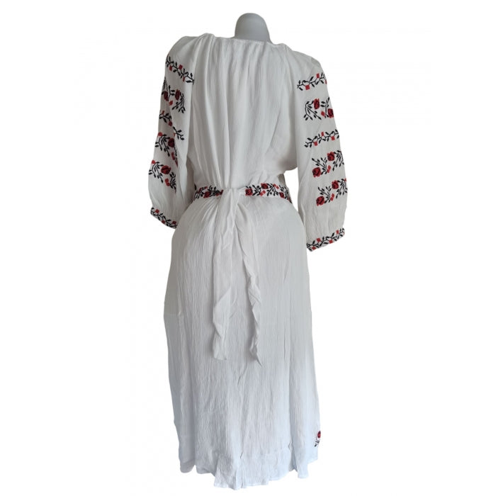 Rochie Tradițională Albă cu Broderie Roșie și Neagră – Marimi S-3XL