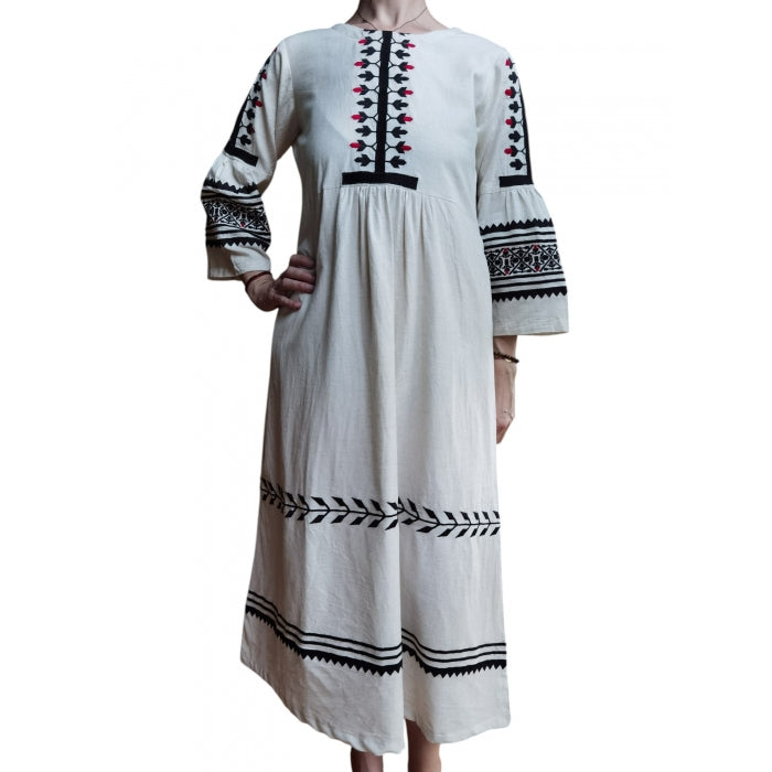 Rochie Tradițională din In cu Broderie Neagră și Roșie – Stil Autentic Românesc, Mărimi S-3XL