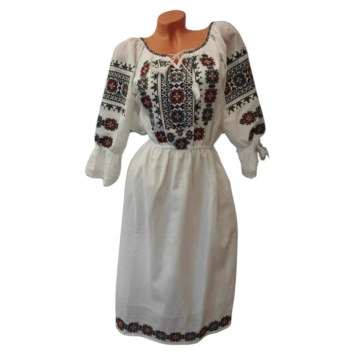 Rochie tradițională românească albă cu motive florale brodate – S până la 3XL