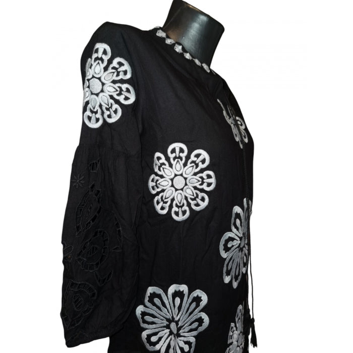 Rochie traditionala brodata cu motive romanesti-Model Ioana13