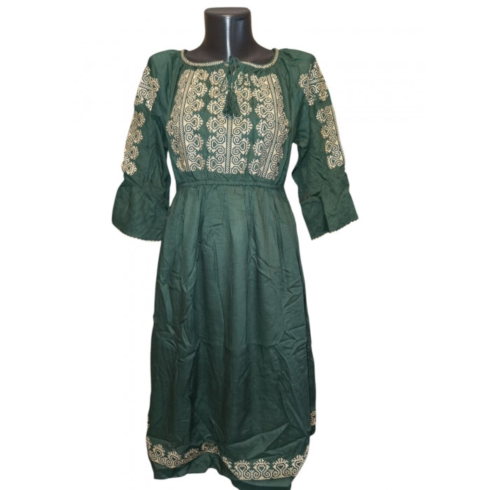 Rochie traditionala brodata cu motive romanesti-Model Ioana15
