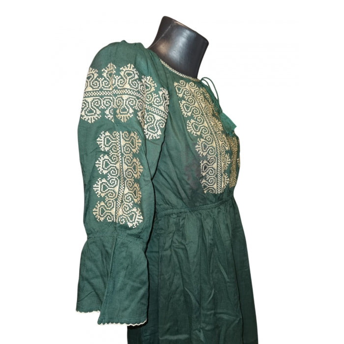 Rochie traditionala brodata cu motive romanesti-Model Ioana15