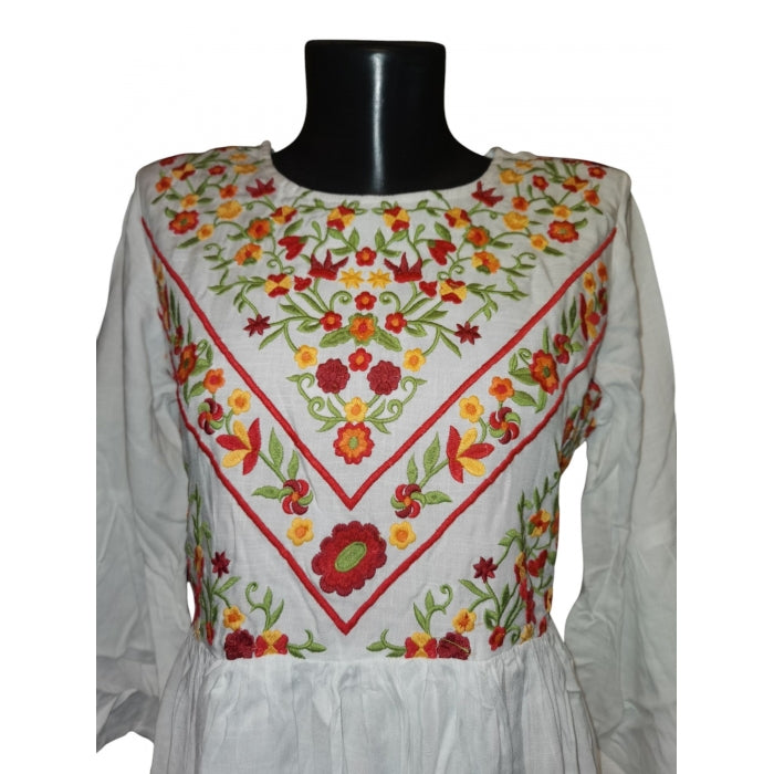 Rochie traditionala brodata cu motive romanesti-Model Ioana19