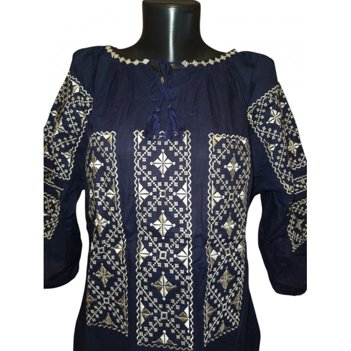 Rochie traditionala brodata cu motive romanesti-Model Ioana5