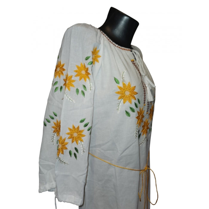 Rochie traditionala brodata cu motive romanesti-Model Ioana7