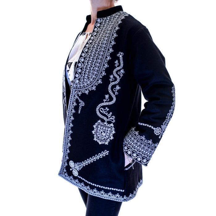Sacou brodat cu motive traditionale Victoria