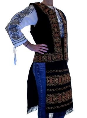 Costum traditional set  cu motive geometrice