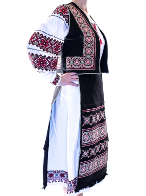 Costum traditional set  cu motive geometrice