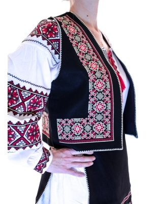 Costum traditional set  cu motive geometrice