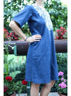 Rochie din denim cu broderie traditionala3