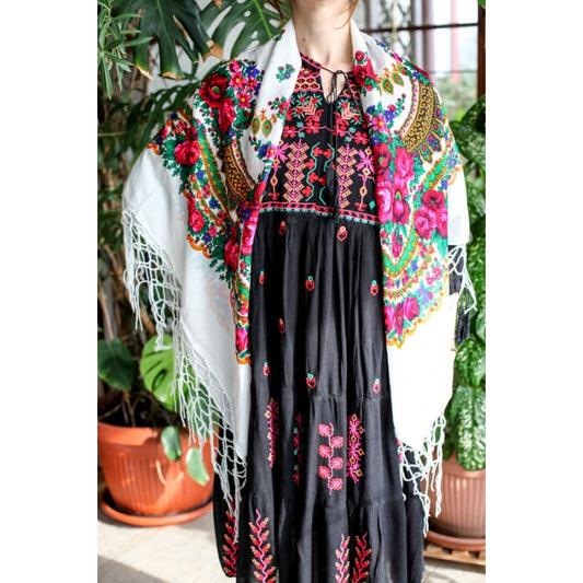 Batic traditional ciucuri alb