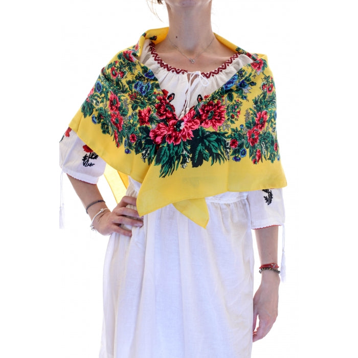 Batic traditional inflorat galben