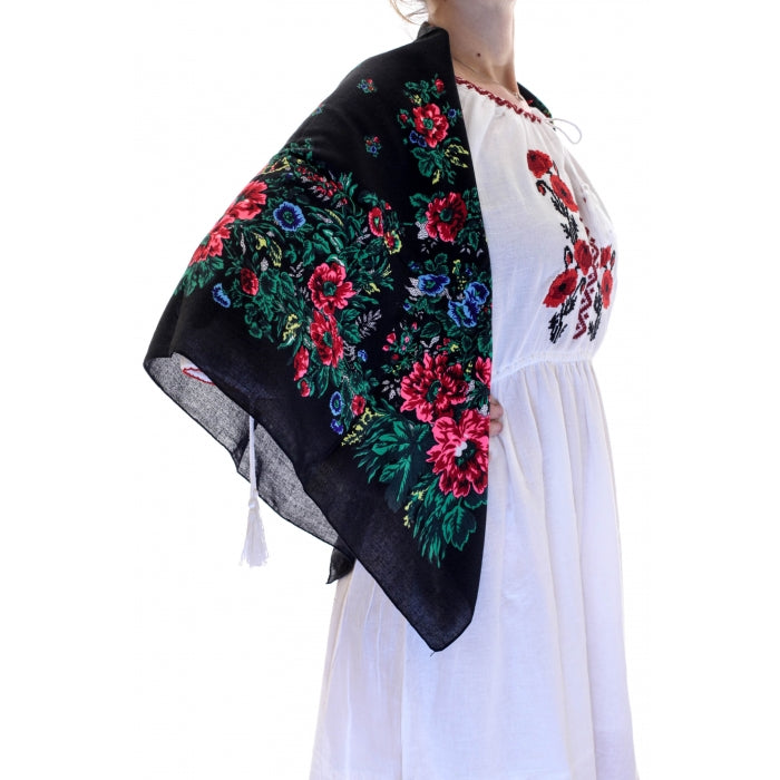 Batic traditional inflorat negru
