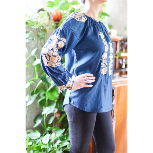 Bluza brodata albastra broderie bej