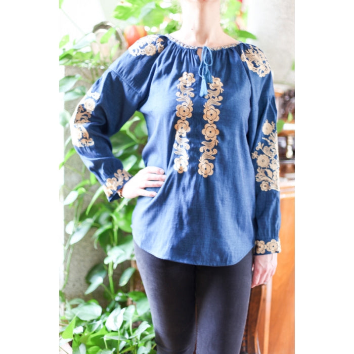 Bluza brodata albastra broderie bej