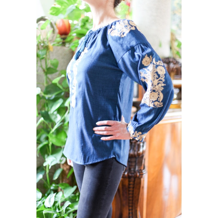 Bluza brodata albastra broderie bej
