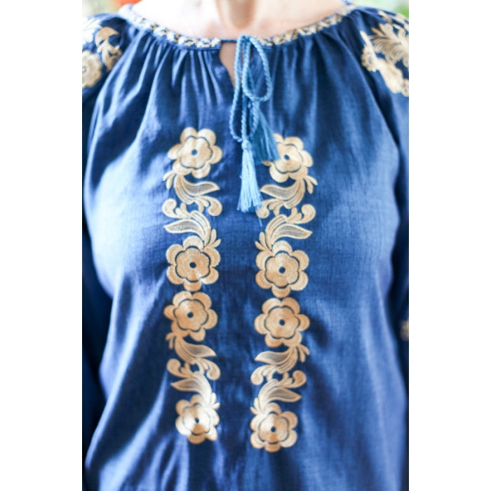 Bluza brodata albastra broderie bej