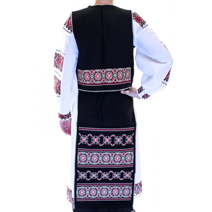 Costum traditional set  cu motive geometrice2
