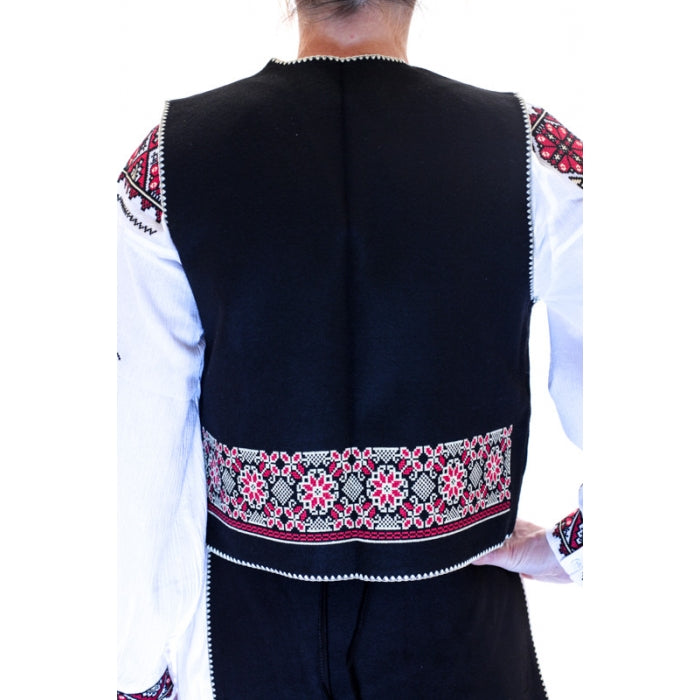 Costum traditional set  cu motive geometrice2