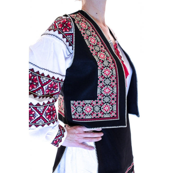 Costum traditional set  cu motive geometrice2
