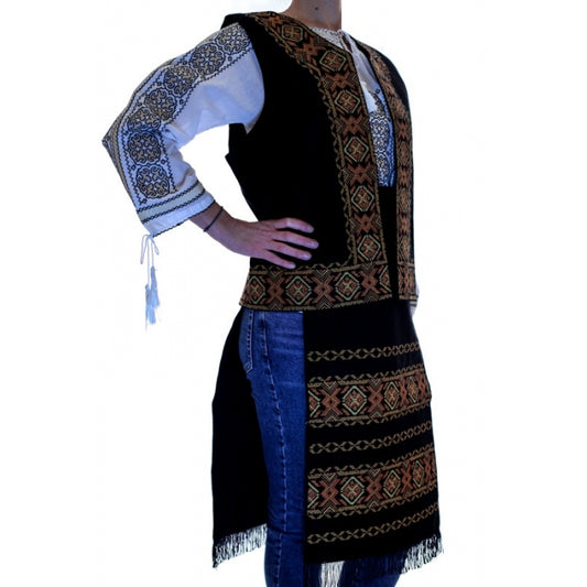 Costum traditional set cu motive geometrice