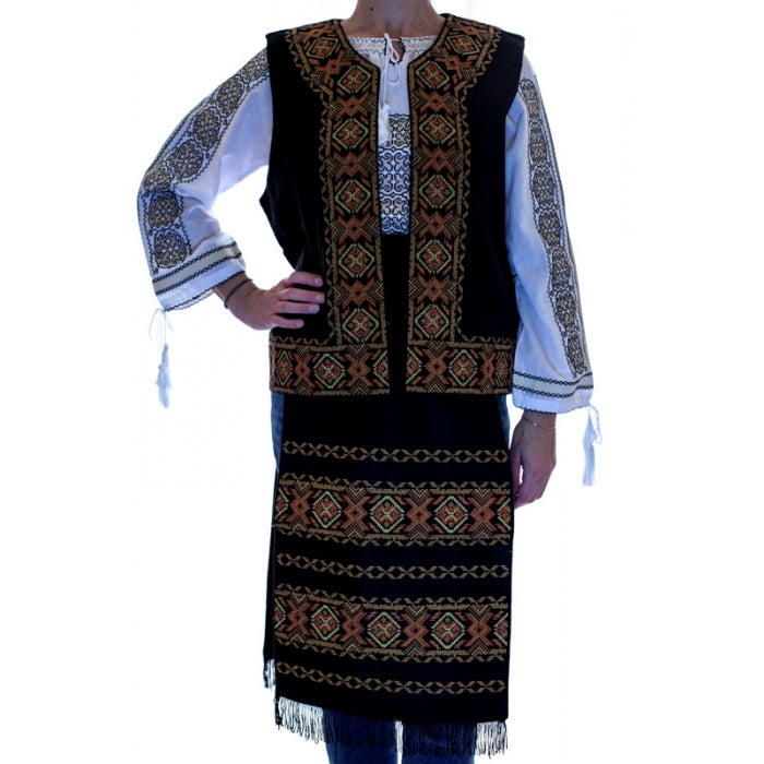 Costum traditional set cu motive geometrice