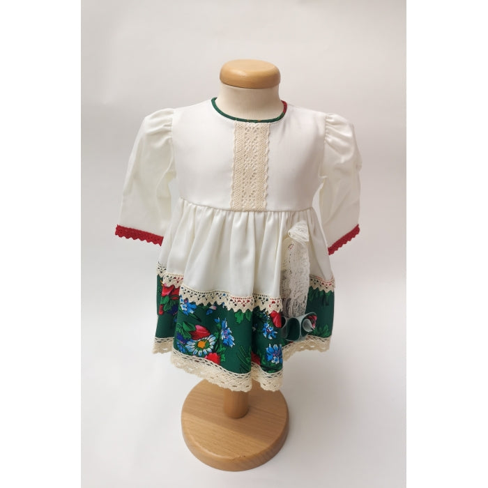 Costumas fetite botez Catinca