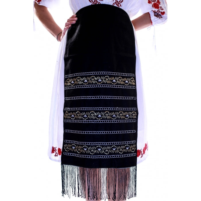 Fota brodata cu model traditional Dobrita1