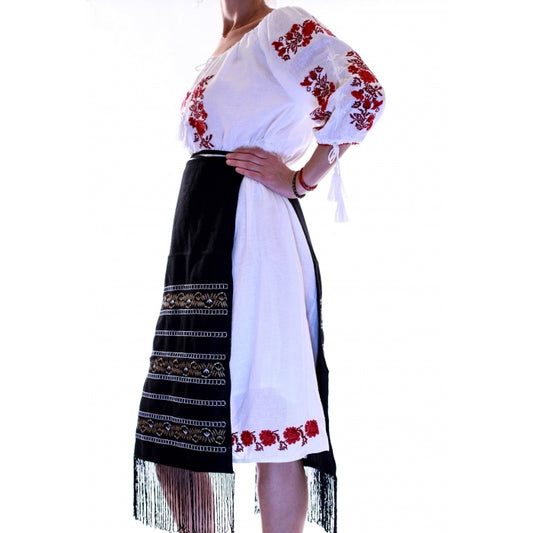 Fota brodata cu model traditional Dobrita1